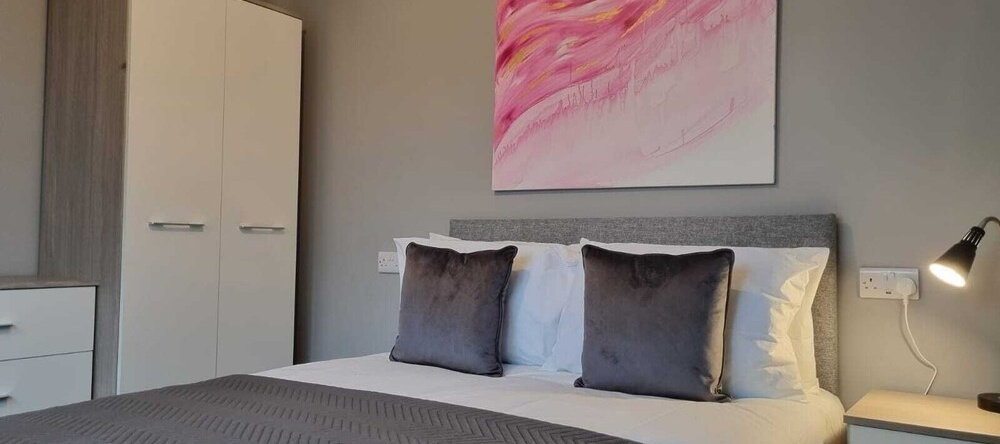 Charming 1-Bed Apartment Near Redditch Town Centre, Реддитч — фото 1