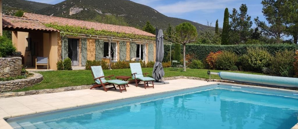 GITE AUX 4 SAISONS DU COLORADO PROVENÇAL - 3 ÉTOILES - Rustrel, 吕斯特雷尔 — 照片 1