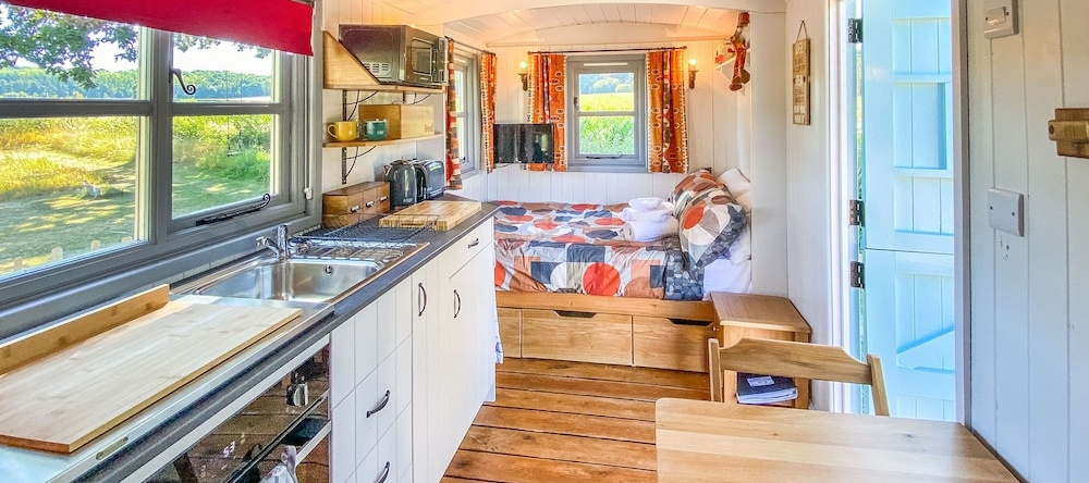 The Hideaway Hut - 1 Bed Shepherds Hut - Hereford, Уайтстоун — фото 1