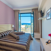 Ai Yannis Suites and Apartments Hotel, 卡尔达米拉 — 照片 4