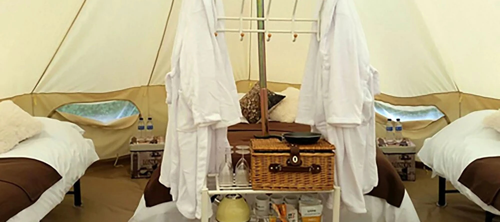 Oak Lodge Retreat - Glamping 9, Brome — photo 1