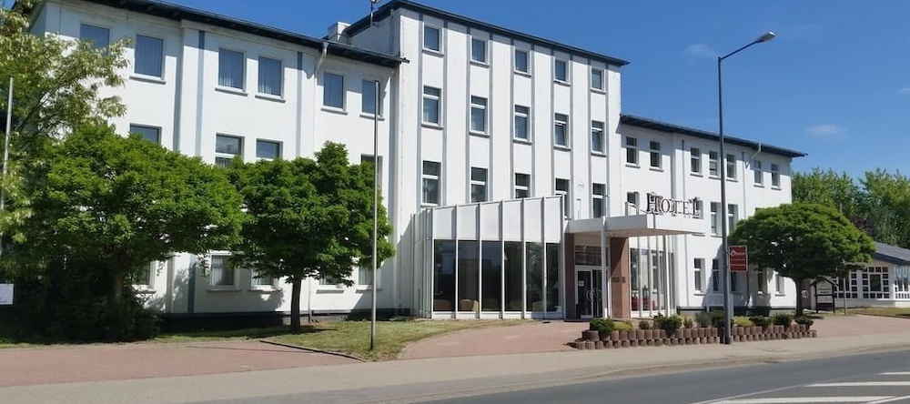 Hotel Bitterfelder Hof, Биттерфельд-Вольфен — фото 1