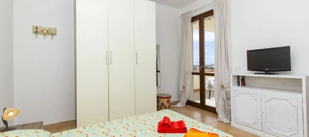 Stella del Coghinas Bright Flat with Terrace, 圣玛丽亚-科吉纳斯 — 照片 1