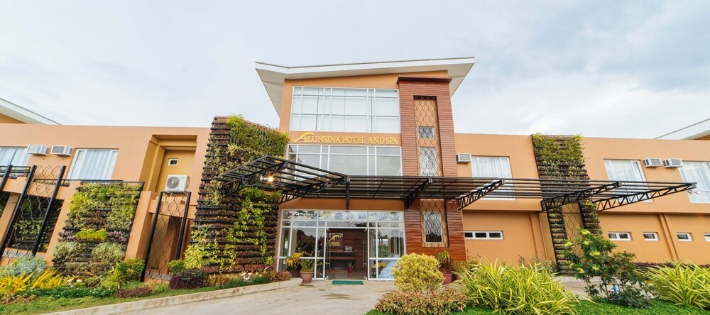 Hotel Alunsina by Reddoorz, Roxas City — photo 1