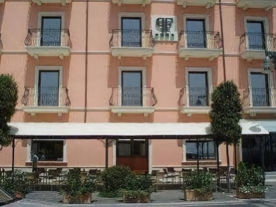 Palazzo Foti, 克罗托内 — 照片 1