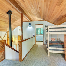 Rhododendron Creekside Cabin w/ Hot Tub & Fire Pit, Mount Hood Village — photo 4