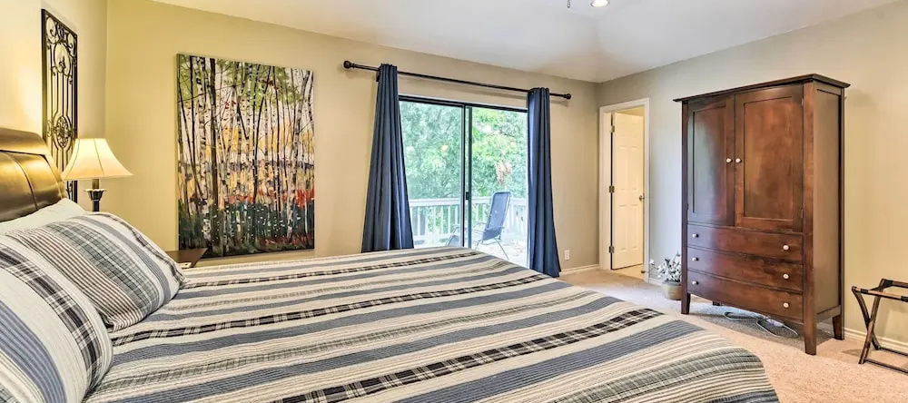 Quiet Lake Conroe Townhome W/ Water-View Deck, Уиллис — фото 1