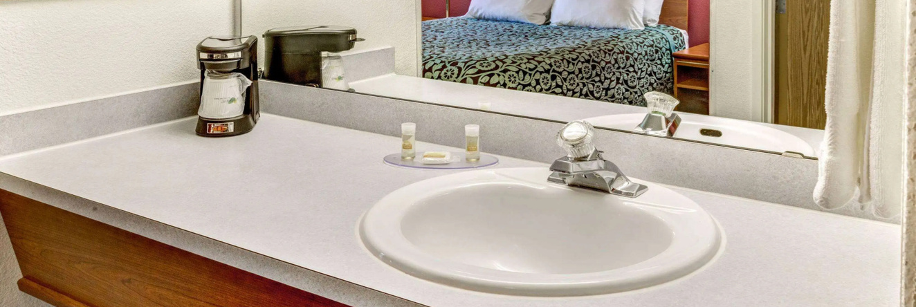 Days Inn & Suites By Wyndham Gresham, Грешем — фото 1