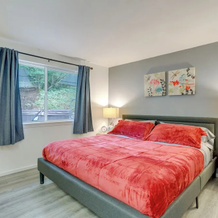Pet-friendly Sammamish Home w/ Deck ~ 3 Mi to Lake, 萨马米什 — 照片 2