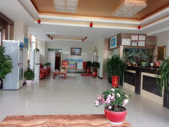 Huyang Business Hotel, Чарклык — фото 1