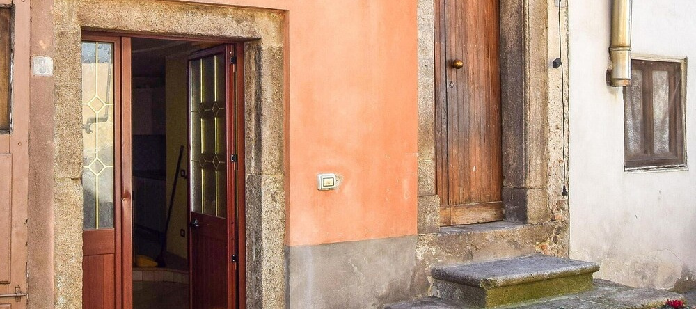 Nice Home in Serra SAN Bruno With Wifi and 2 Bedrooms, 塞拉圣布鲁诺 — 照片 1