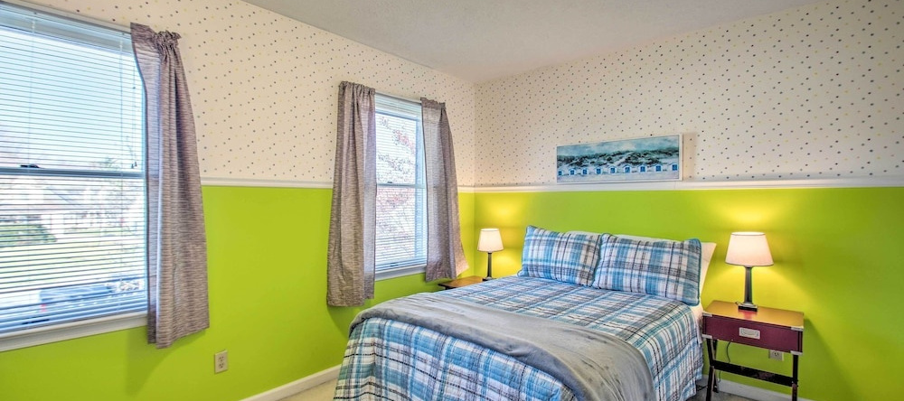 Central Harrisonburg Home w/ Fenced-in Yard!, 哈里森堡 — 照片 1