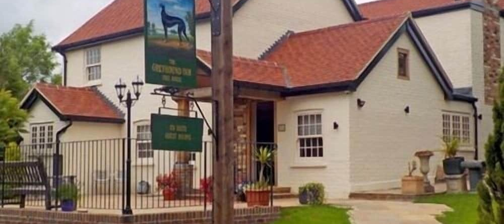 The Greyhound Inn, 伊登布里奇 — 照片 1
