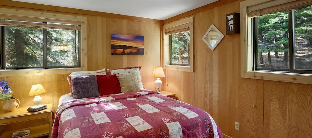 Barking Pine Cabin 915 2 Bedrooms 2 Bathrooms Cabin, 太浩城 — 照片 1