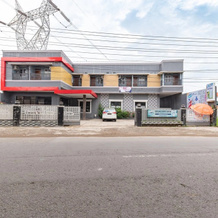 RedDoorz Near Alun Alun Slawi, 斯拉维 — 照片 3