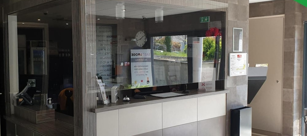 Comfort Suites Lyon Est Eurexpo, Saint-Priest — photo 1