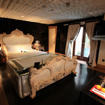 Crazy Bear Hotel-Stadhampton, Oxford — photo 3