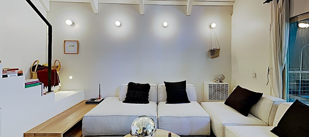 New Listing! Chic Upgraded On Austin Creek 2 Bedroom Cabin, Вилла Гранде — фото 1