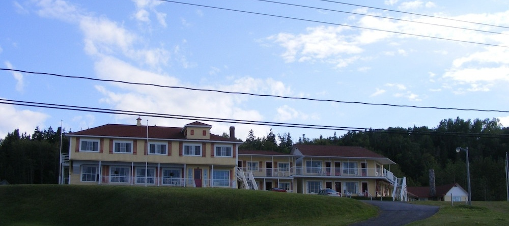 Hôtel Motel Bon Accueil, Ривьер-ла-Мадлен — фото 1