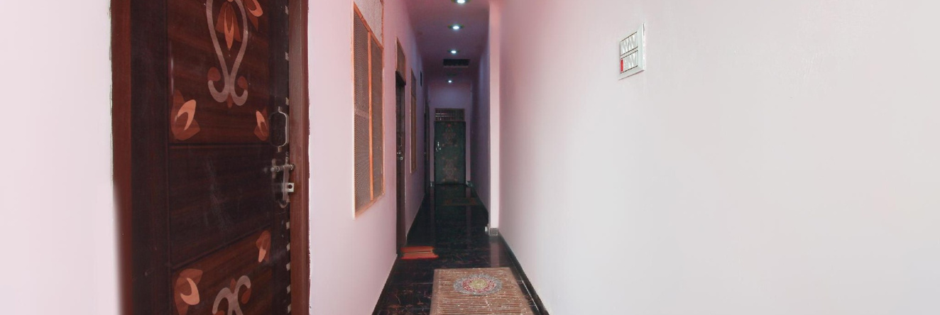 SPOT ON 62769 Mohit Guest House, 甲西 — 照片 1