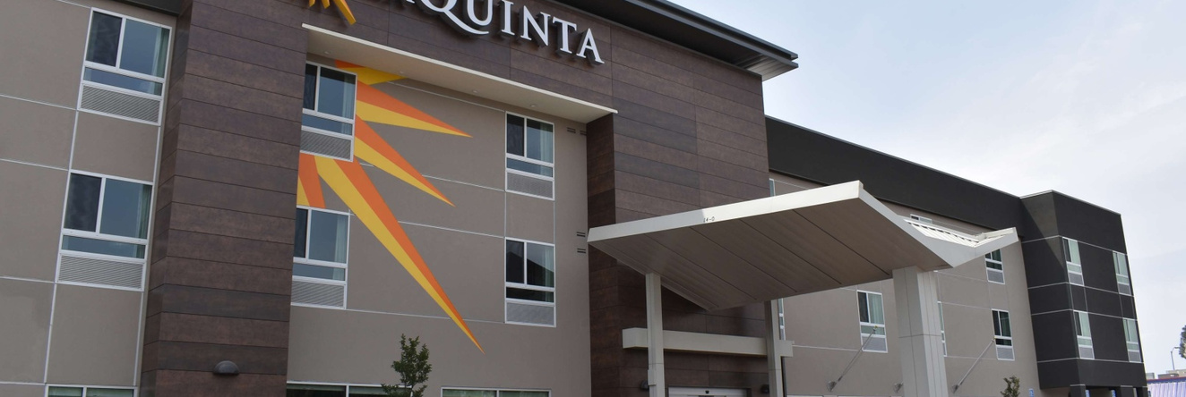La Quinta Inn & Suites By Wyndham San Bernardino, Сан-Бернардино — фото 1
