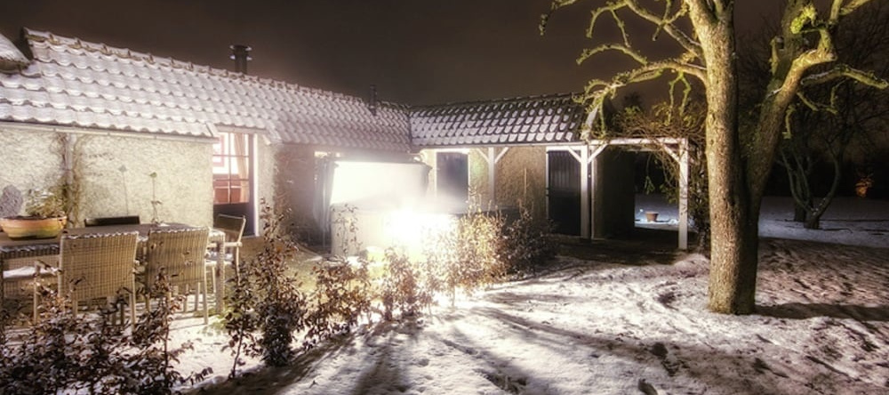 Lush Holiday Home in Oeffelt with 2 Saunas & Hot Tubs, 乌费尔特 — 照片 1