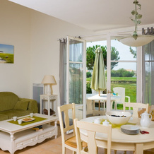 Charming holiday home with dishwasher located at golf course, 维河畔艾吉永 — 照片 2