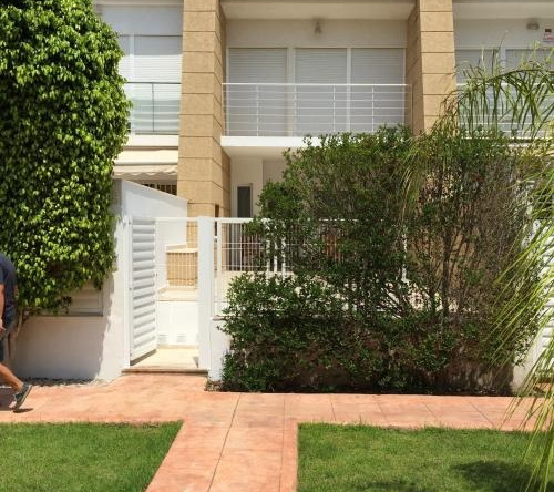 Adosados Villas de Corinto, 萨贡托 — 照片 1