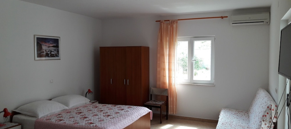 Apartments Metajna X, Metajna — photo 1