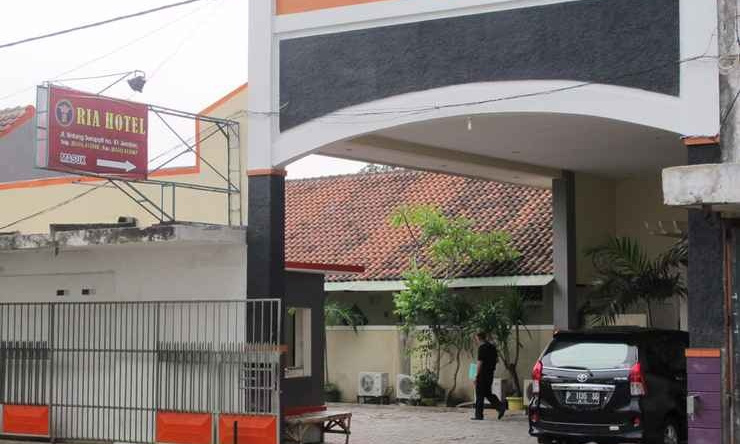 Ria Hotel Jember, Джембер — фото 1