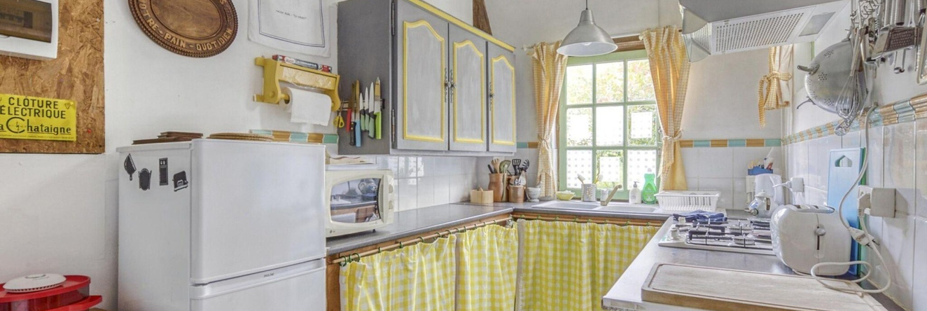 Cottage in Saint-Clair-sur-l'Elle with Garden and Barbecue, 库万 — 照片 1