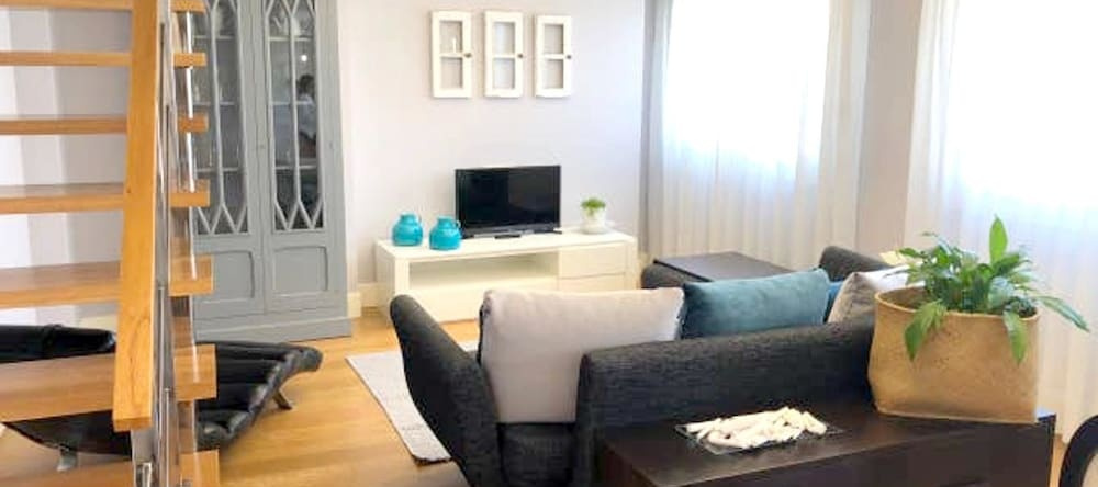 Apartment With 2 Bedrooms in Cambados, With Wonderful City View, Furnished Terrace and Wifi Near the Beach, 坎巴多斯 — 照片 1