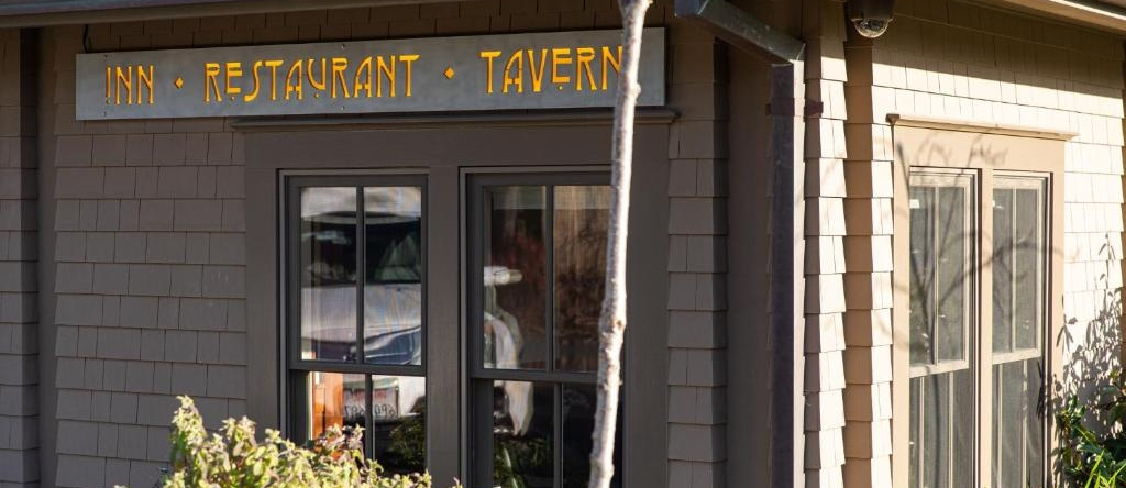 Noyo Harbor Inn Restaurant and Tavern, 布拉格堡 — 照片 1
