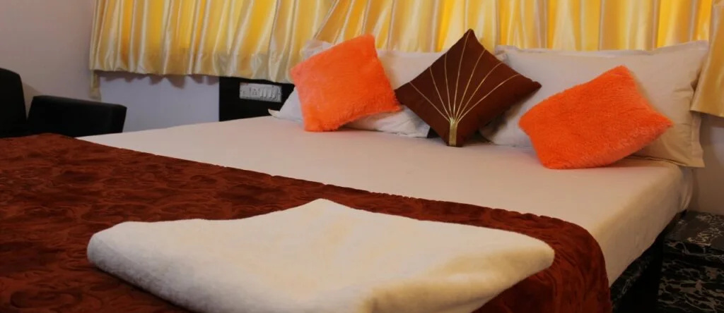 Hotel Kum Kum, Ахмедабад — фото 1