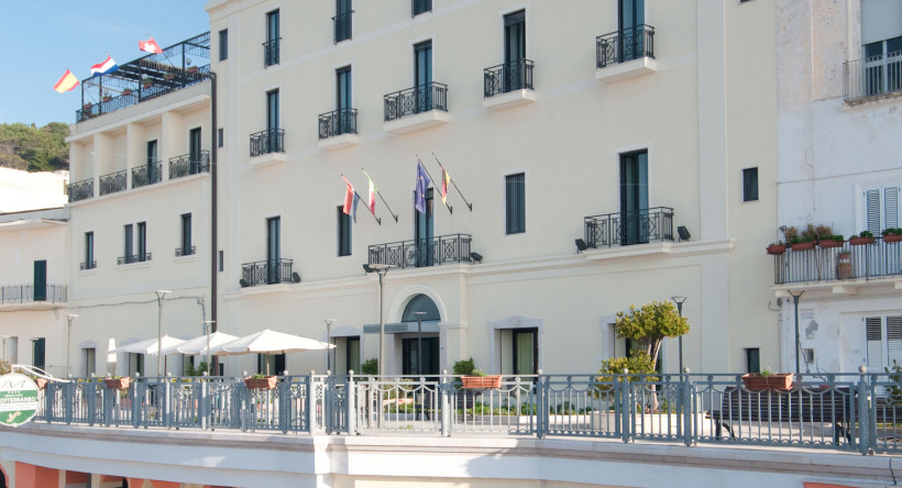 Grand Hotel Mediterraneo, 圣切萨雷亚泰尔梅 — 照片 1