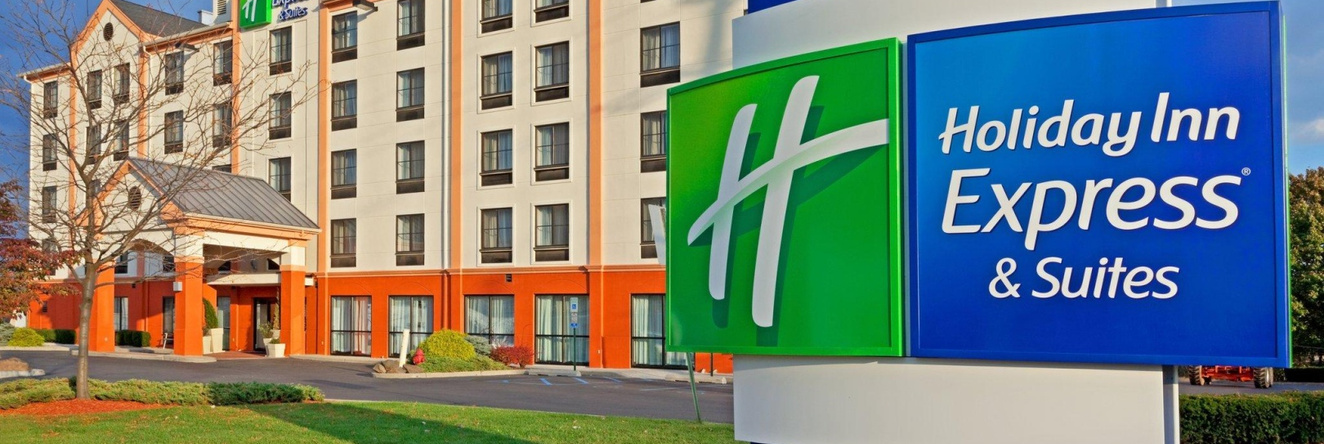 Holiday Inn Express Hotel & Suites Meadowlands Area By Ihg, Карлстадт — фото 1