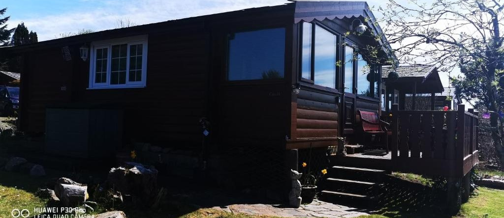 Log Cabin - Free Parking, Garden & Pet Friendly, Бронабер — фото 1
