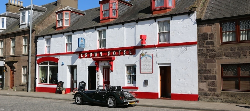 Crown Hotel, Inverbervie — photo 1