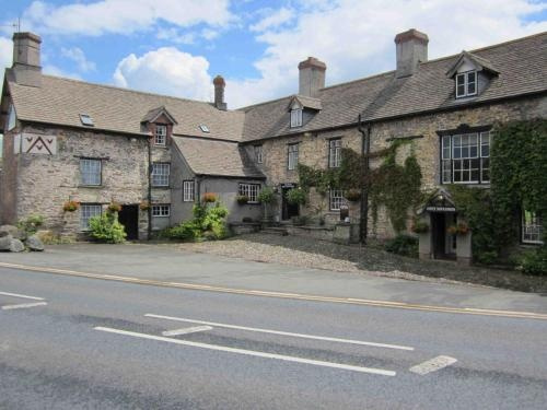 Three Cocks Coaching Inn, 三公鸡 — 照片 1
