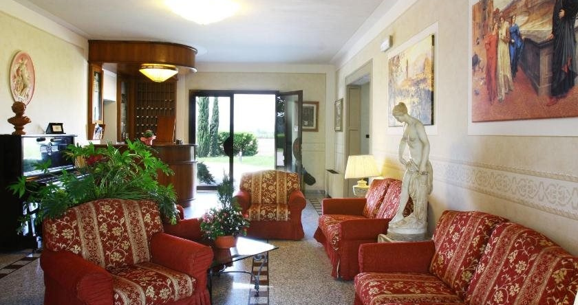 Hotel Bisenzio, 坎皮比森齐奥 — 照片 1
