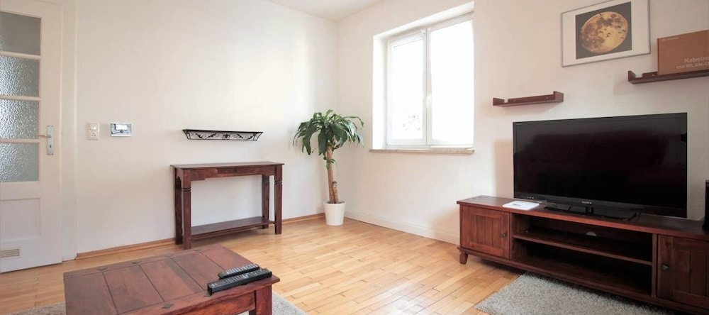 Charmante 3-Zimmerwohnung Mit Stellplatz, 维尔茨堡 — 照片 1
