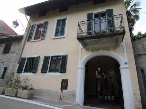 House Annalina Castelveccana, 卡斯泰尔韦卡纳 — 照片 1