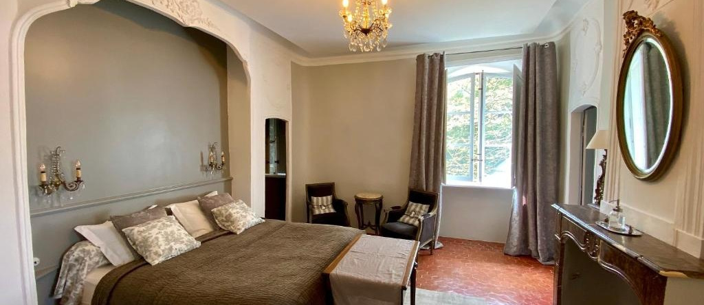 B&B Maison d'Hôtes - Château de Jouques, 热莫扎克 — 照片 1