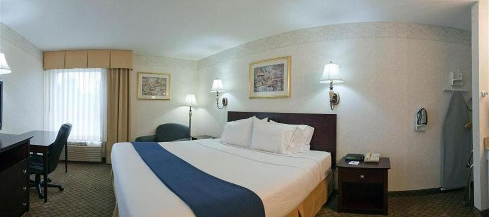 Holiday Inn Express Dillard, Диллард — фото 1