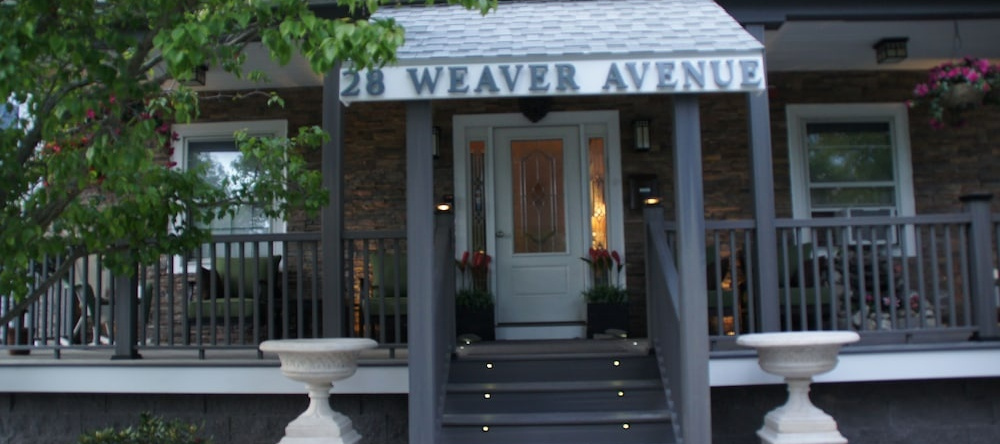Admiral Weaver Inn, Newport — photo 1