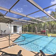 Lavish Holiday Home w/ Lanai & Heated Outdoor Pool, 霍利迪 — 照片 2