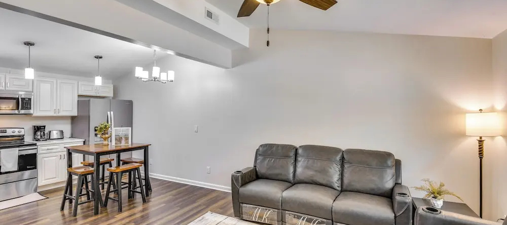 2 Mi to Lake Michigan: Pet-friendly Sawyer Apt, 肖尔伍德-塔山-哈伯特 — 照片 1