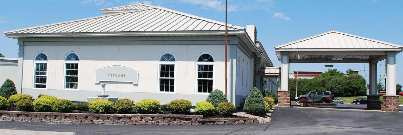 Americas Best Value Inn Watertown, Уотертаун — фото 1