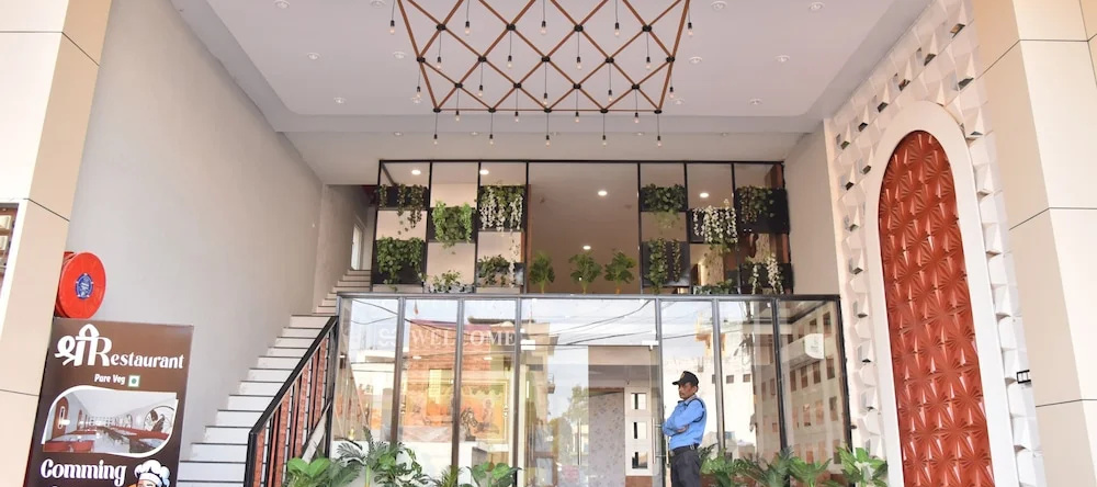 Hotel Soumya Sarovar, 杰格德尔布尔 — 照片 1