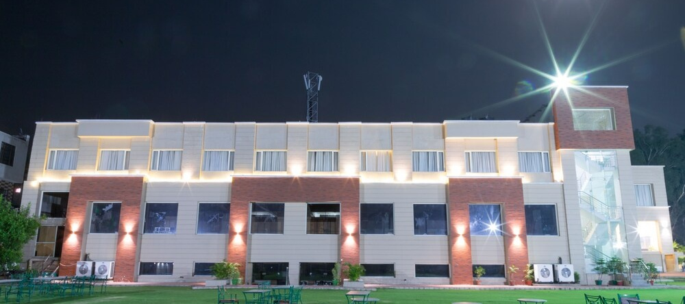 Hotel Classic Residency, 卡尔卡 — 照片 1